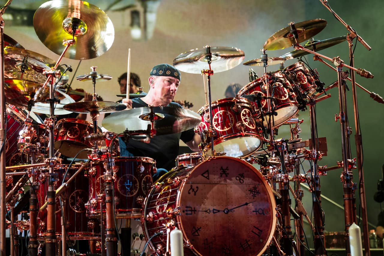 Fallece Neil Peart, icónico baterista de Rush