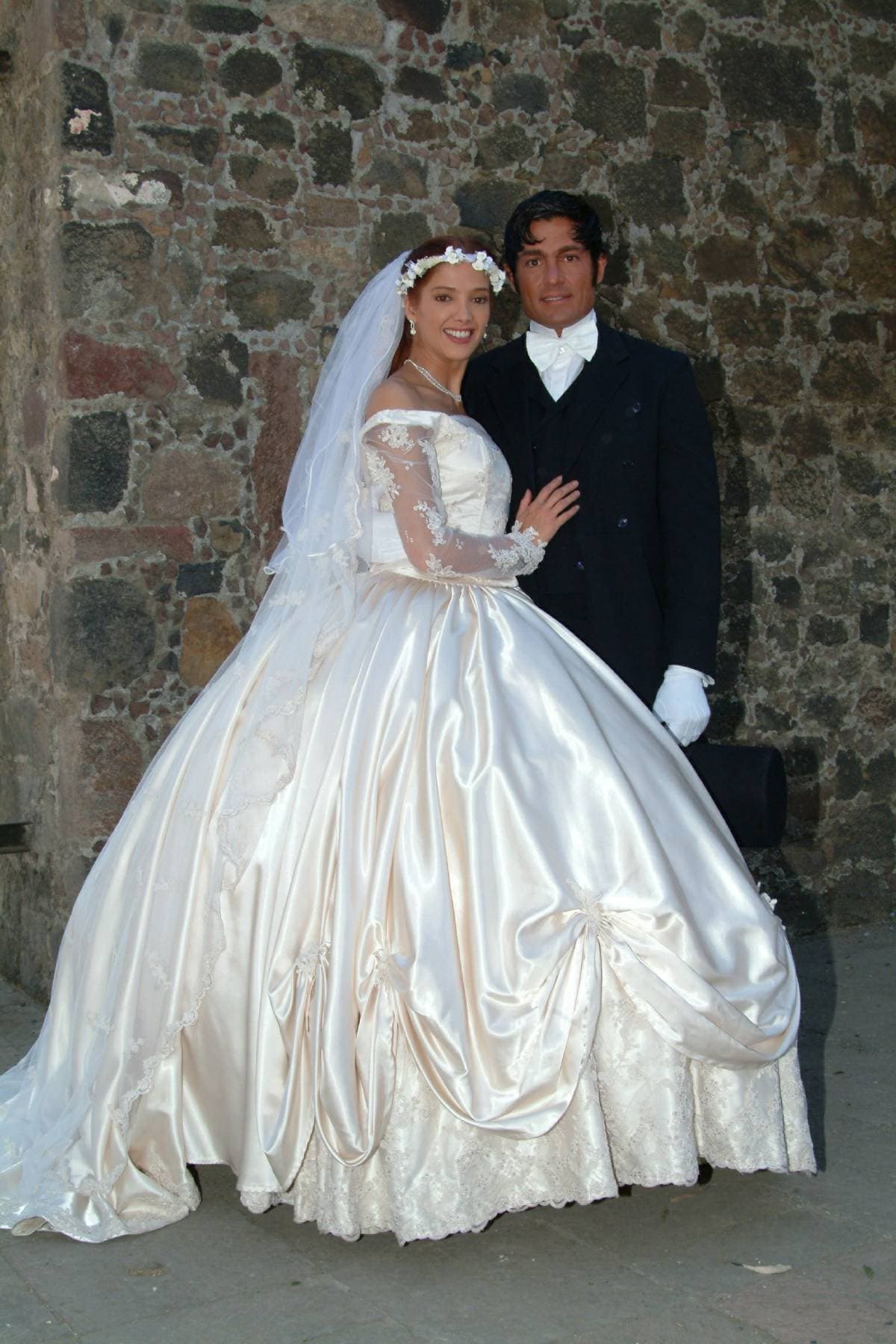 En 2003, Amor Real impactó en la televisión mexicana con una desgarradora historia de amor encarnada por Adela Noriega y Fernando Colunga.