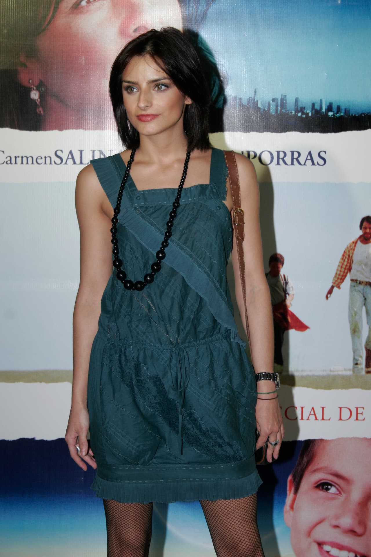 Aunque Aislinn se ha posicionado como una de las protagonistas consentidas en producciones mexicanas, encomenzó su trayectoria como modelo, durante su adolescencia.