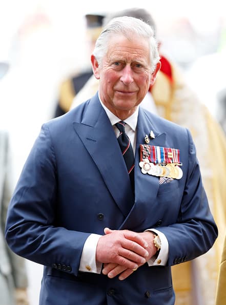 Sin embargo, en el mismo comunicado también se afirmó que el heredero al trono británico, de 71 años, ya se encuentra aislado en su residencia de Balmoral, Escocia.