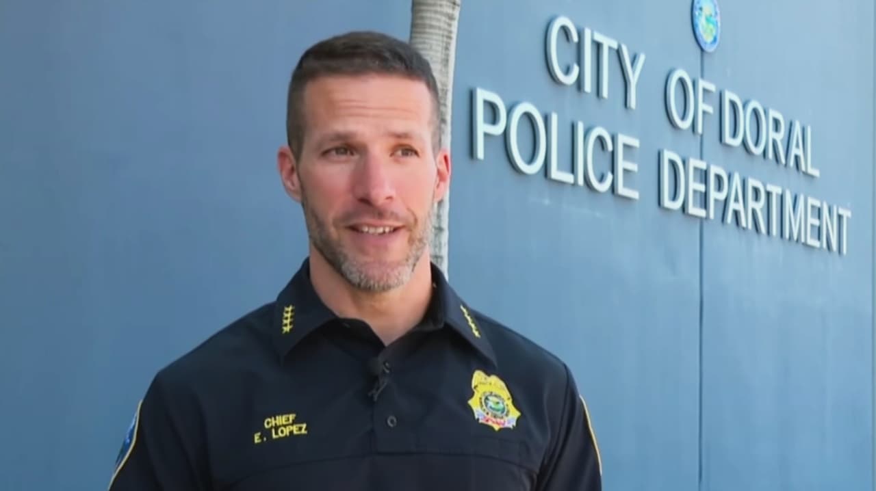 Alcaldesa de Miami anuncio el nombramiento de Edwin López como jefe de policía