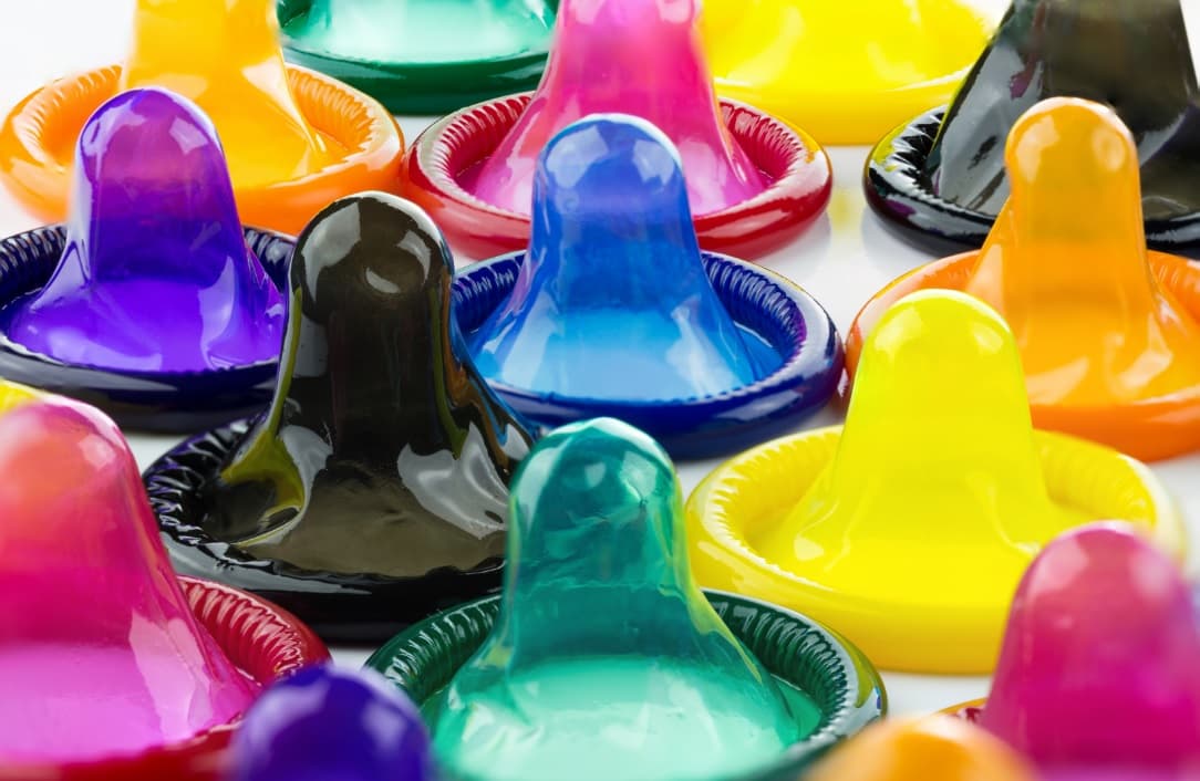 Los peligrosos riesgos del reto de inhalar condones por la nariz