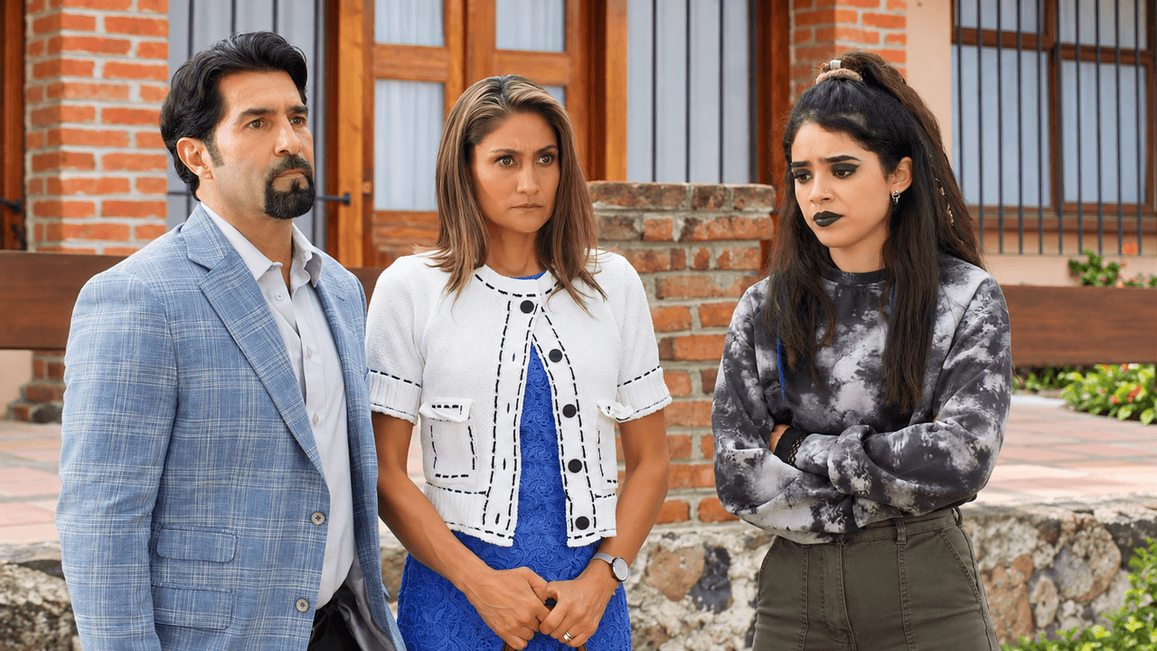 La Chata se harta y echa a Javier con toda su familia