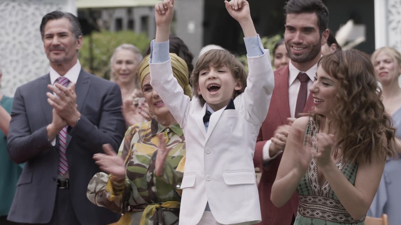 'Nico' celebró con entusiasmo el amor de sus papás.