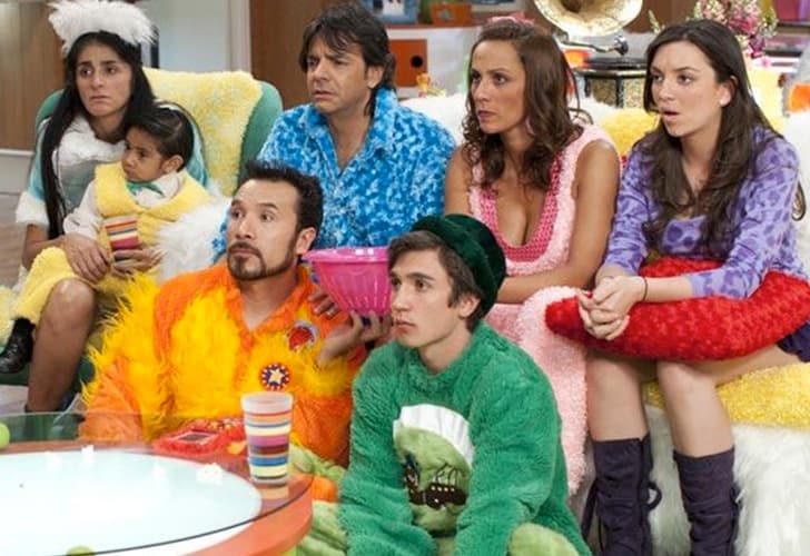 Precisamente, en la última temporada surge el personaje de 'Maradonio', el hijo de 'Excelsa', papel interpretado por Bárabara Torres y, quien guardaba un gran parecido con 'Ludovico P. Luche', rol de Derbez.