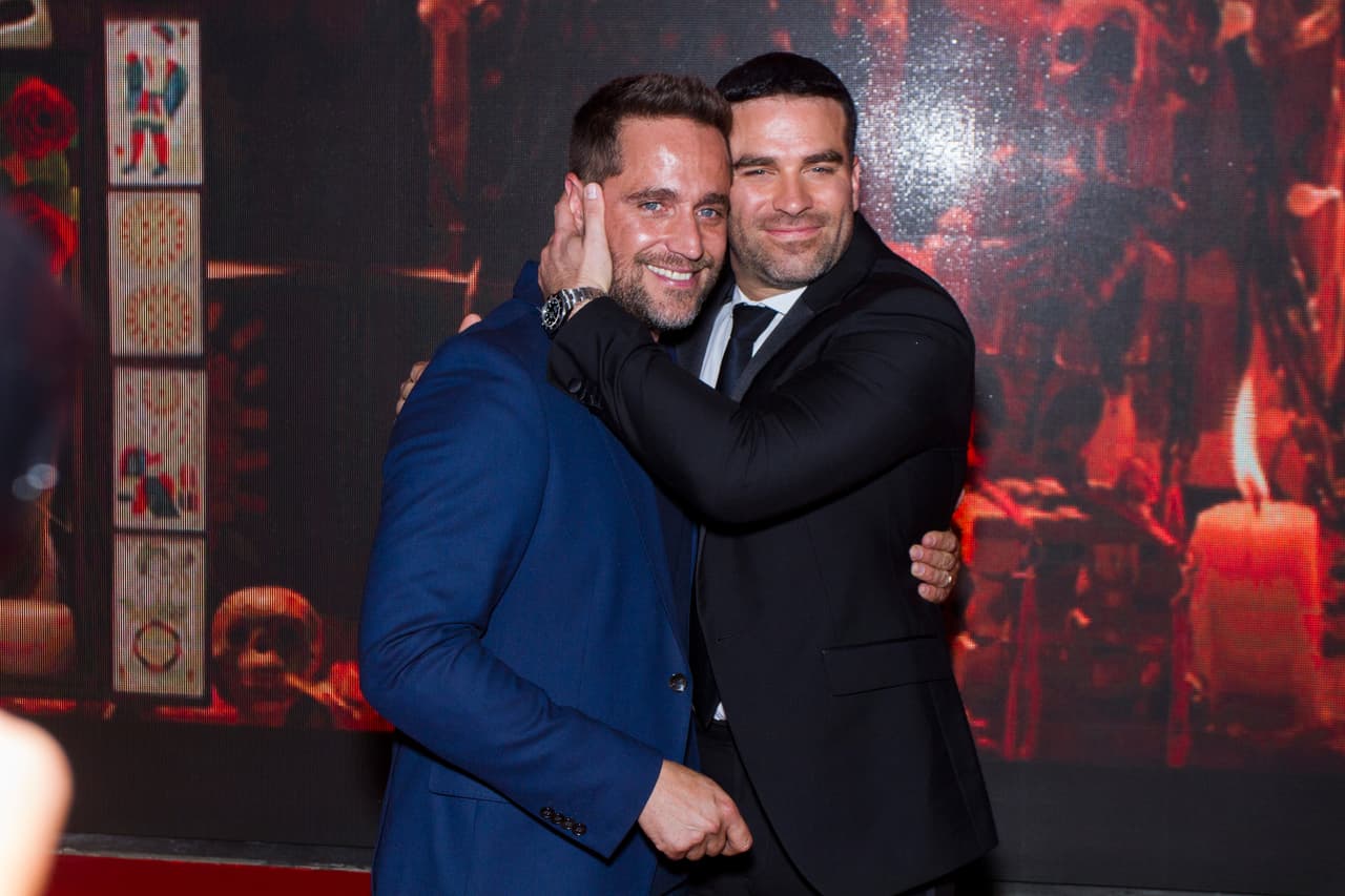 Michel Brown y Alejandro Nones: ¡enemigos en "Amar a Muerte" y grandes amigos en la vida real!