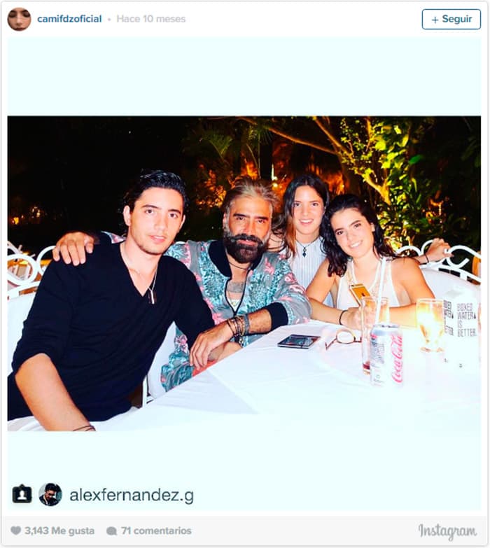 Alejandro Fernández con su familia. De izquierda a derecha: Alex Jr., América y Camila.