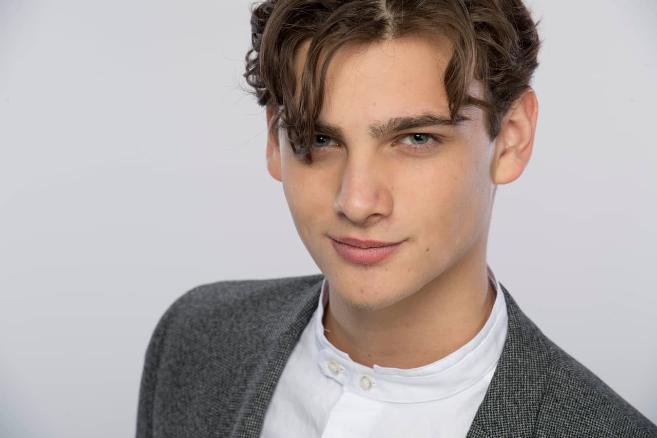 Santiago Achaga ‘Claudio’ en ‘Like, la Leyenda’, es un chico Acuario