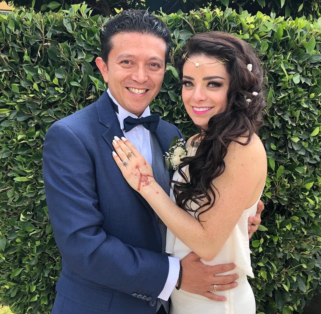 Violeta Isfel y Raúl Bernal se casaron en una ceremonia íntima el pasado fin de semana.