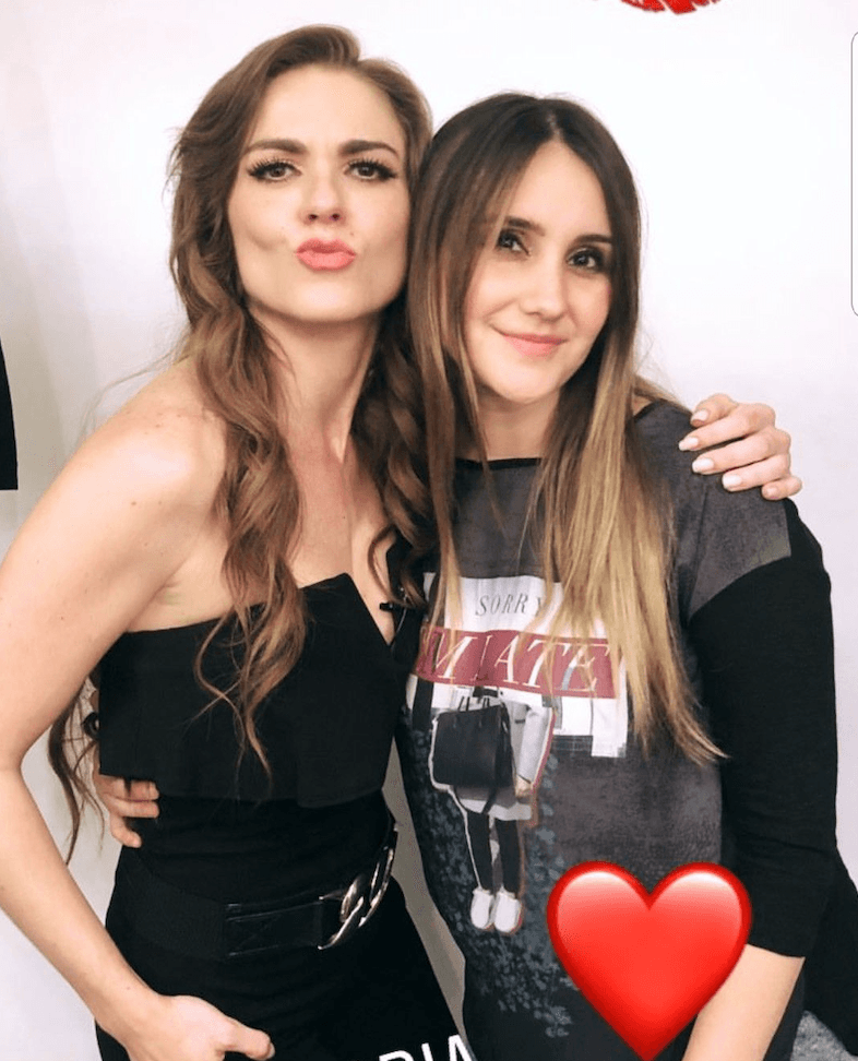 Dulce María y Zoraida Gómez iniciaron su carrera en la televisión mexicana en la década de los noventa cuando solamente eran unas niñas. Lo que pocos saben es que la primera vez que actuaron juntas no fue en ‘Rebelde’, sino en ‘Mujer, casos de la vida real’.