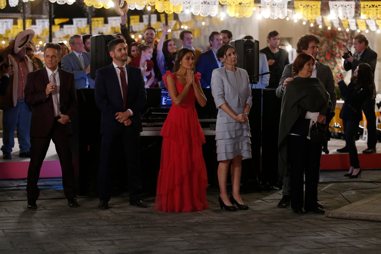 Los invitados vieron partir a los novios a su luna de miel.
<br>
<br>¿Podrán ser felices? Velo de lunes a viernes a las 3:30 pm. por Las Estrellas.