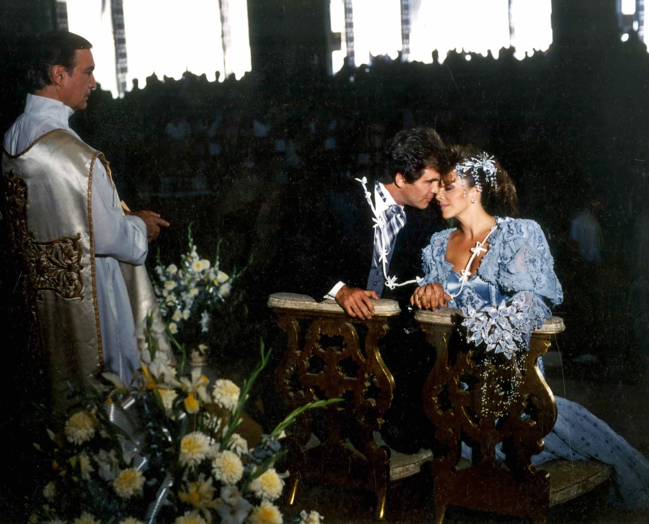 Otra de las bodas más recordadas de las telenovelas fue la que protagonizaron Guillermo Capetillo y Verónica Castro en ‘Rosa Salvaje’ (1987).