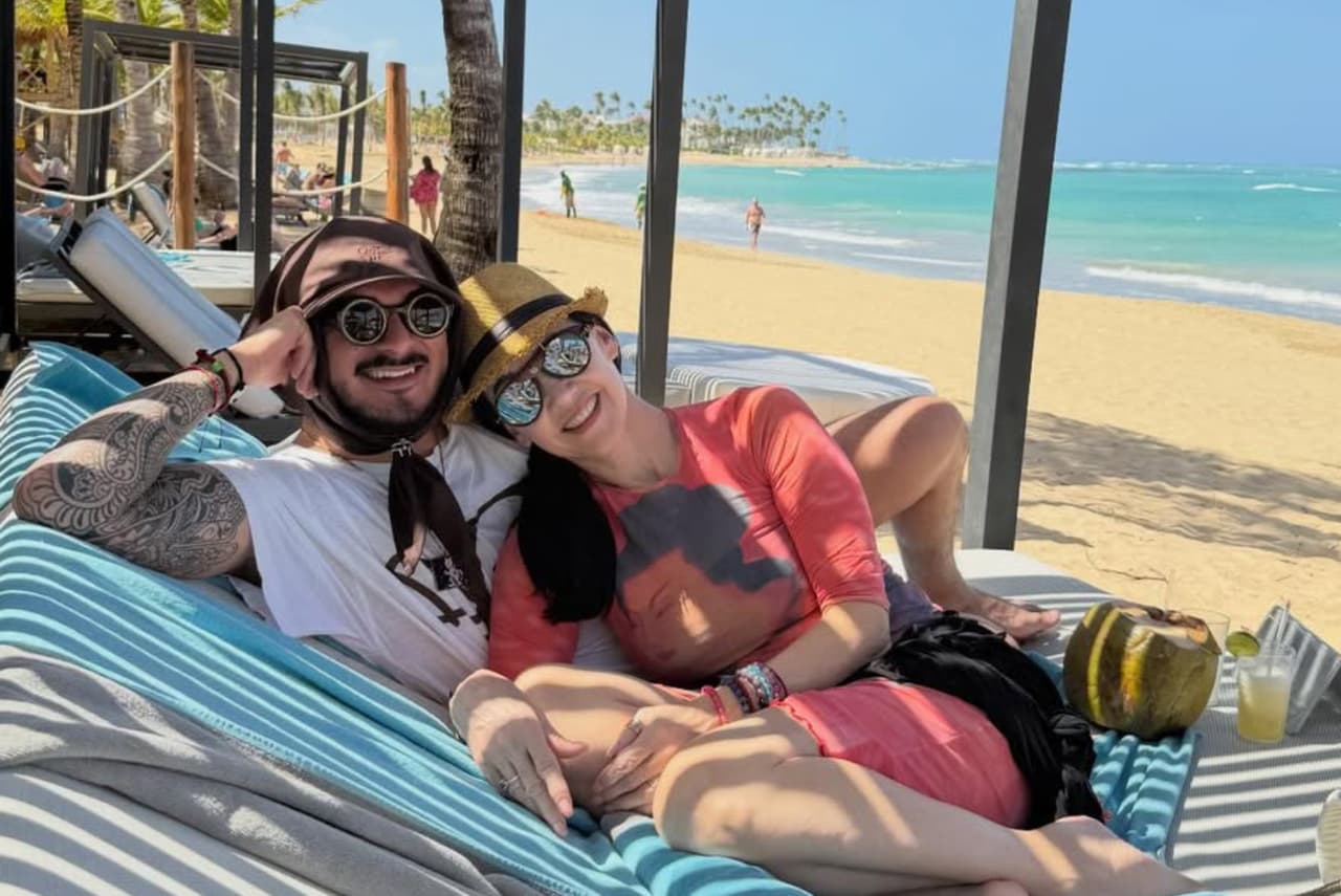 Novio de Susana Zabaleta le dedica romántico mensaje por dos años de relación y le pide perdón