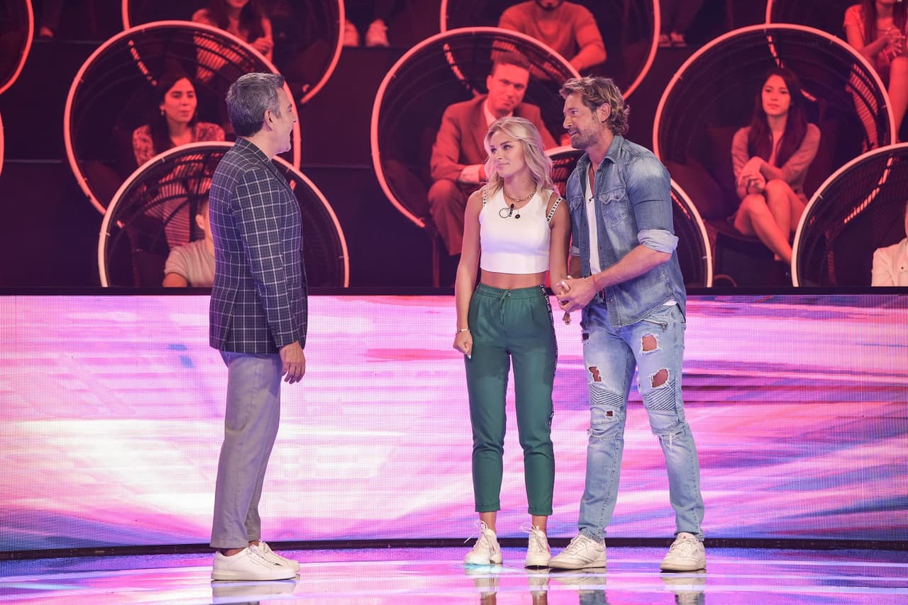 Irina Baeva y Gabriel Soto fueron los padrinos del primer programa de la nueva temporada de Minuto Para Ganar VIP, donde demostraron sus habilidades.
