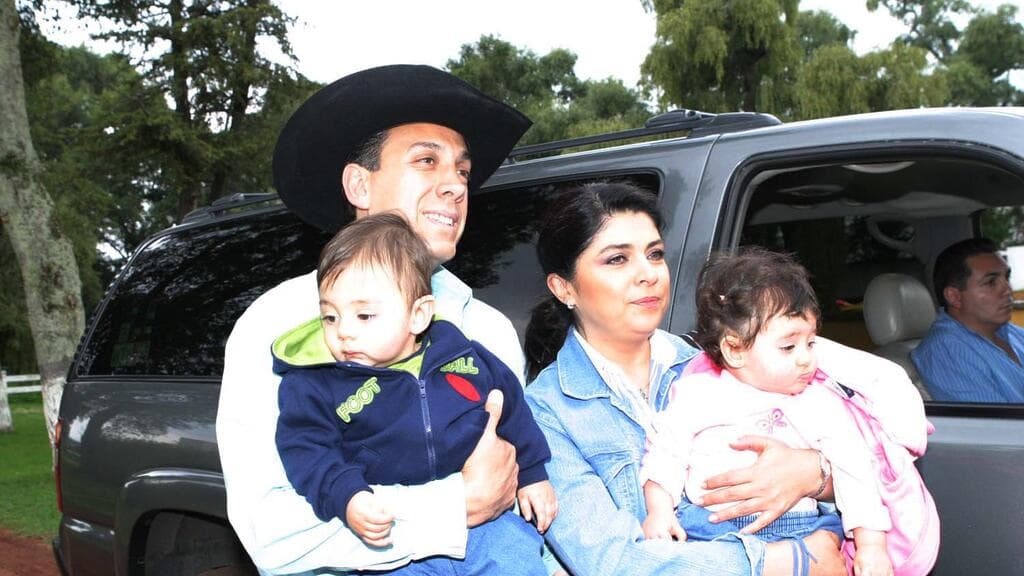 Victoria Ruffo es mamá de tres jóvenes: José Eduardo Derbez, Anuar y Vicky Fayad.