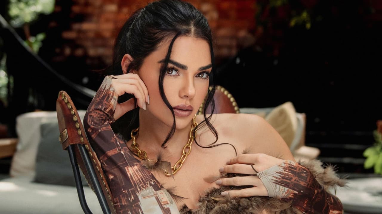 Livia Brito arranca grabaciones de 'Amanecer' e impacta con su look