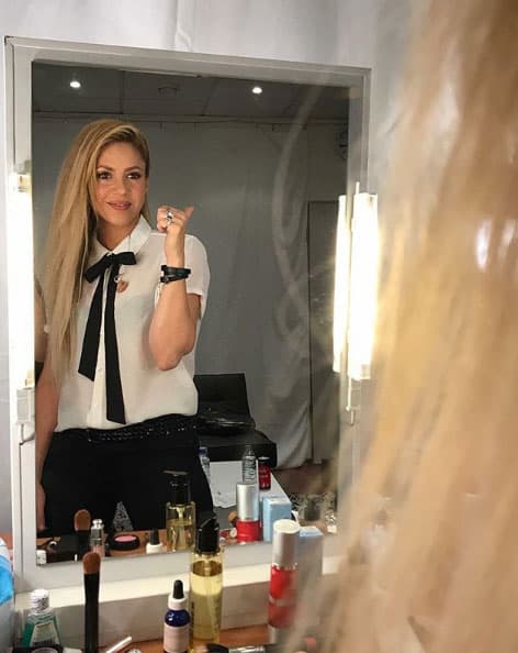Su décimo álbum de estudio Shakira fue lanzado en 2014, contando con exitosas colaboraciones como “Can’t Remember to Forget You” con Rihanna y “La La La (Brasil 2014)” con la cual se presentó en la final de la Copa Mundial. En 2016, intervino como Gazelle en la taquillera película de Disney Zootopia, así también contribuyó en la banda sonora con la canción “Try Everything”.