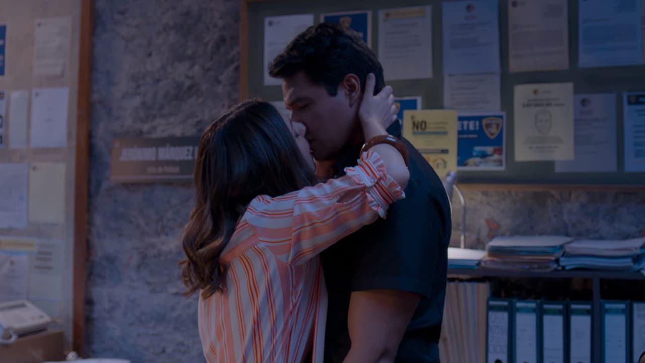 Jero admira a Bárbara como madre y quiere protegerla, cuando es prisionera, Bárbara le asegura a su ex novio de la juventud que Eli no es su hija. “Yo sé que me fui y te dejé plantado en el baile de corazones y te juro que me dolió muchísimo”, se disculpa la joven con el policía.