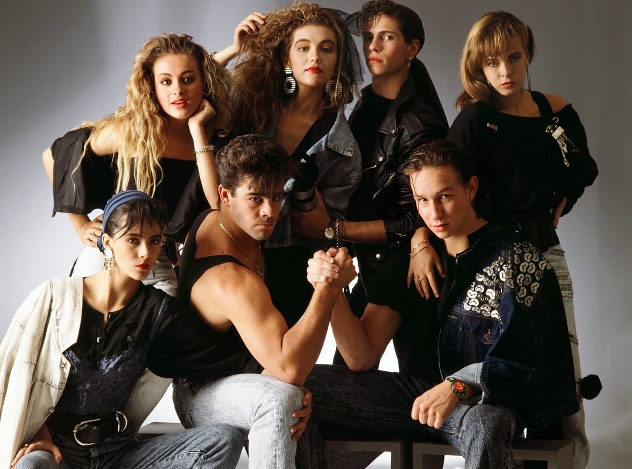 Biby Gaytán se sumó a Timbiriche tres años después, en 1990, momento en el que conoció a Eduardo Capetillo y en este momento se dio el flechazo.