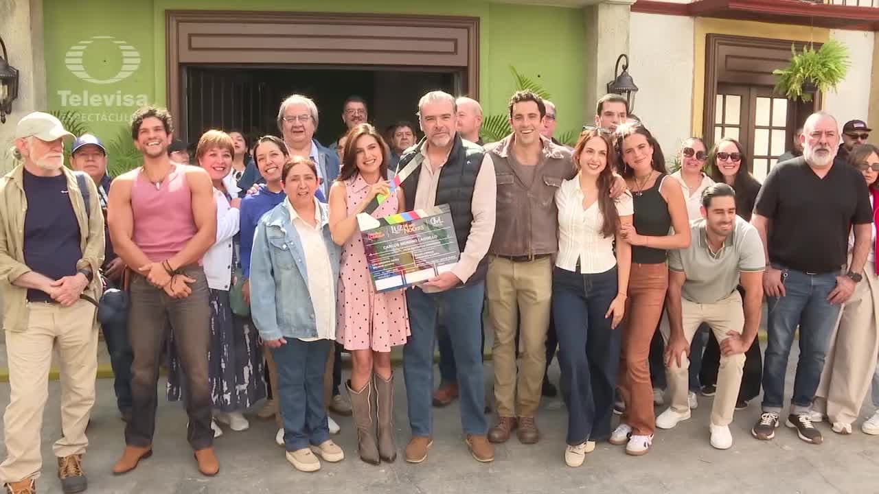 Luz de mis Noches arranca grabaciones y así celebró su elenco