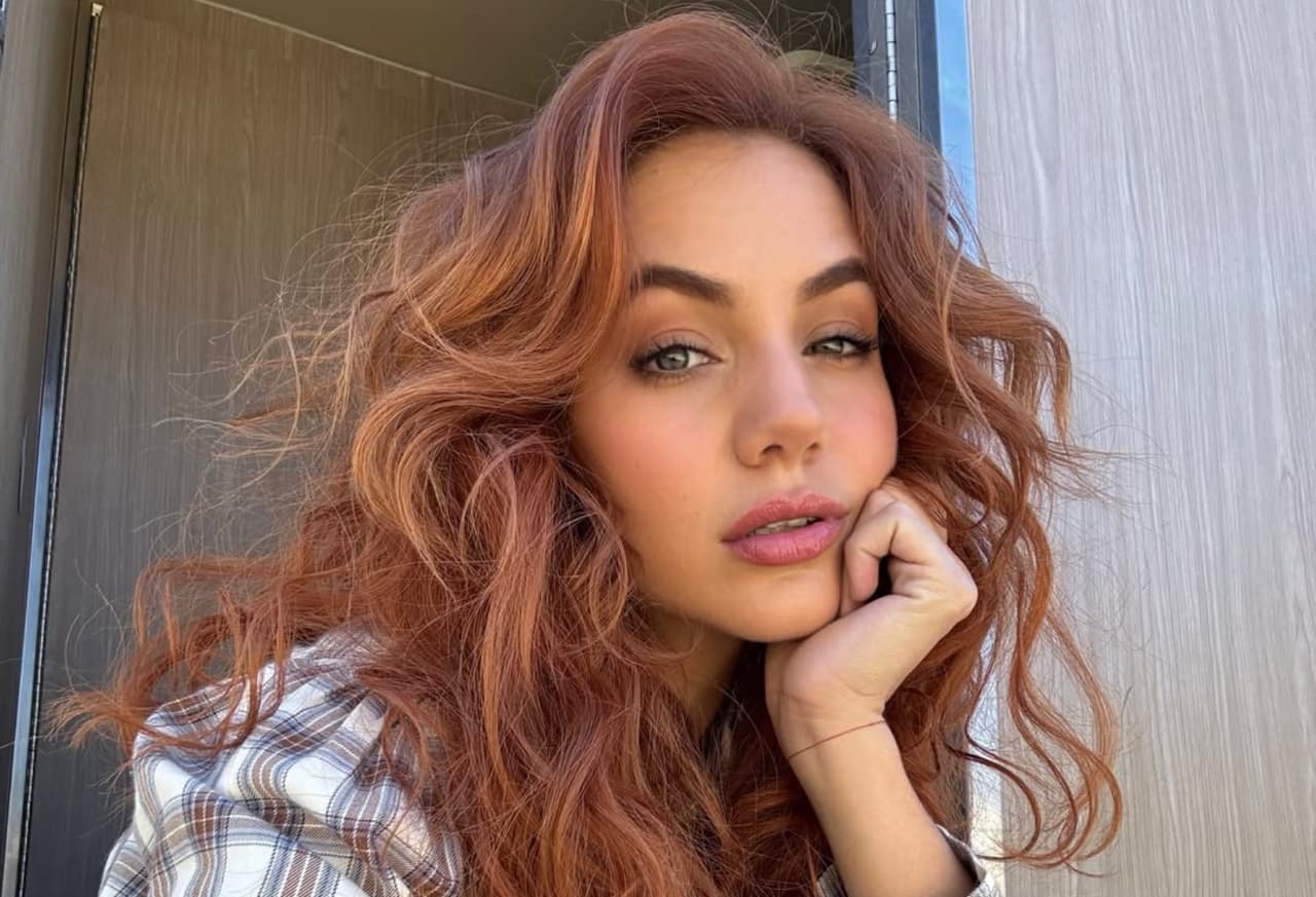 Ela Velden celebra el regreso de famosa telenovela en la que debutó y le manda un emotivo mensaje a su nueva versión