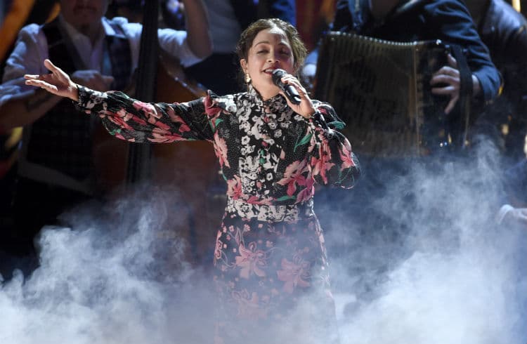 Natalia Lafourcade dejaría el pop para ¡cantar con mariachi!