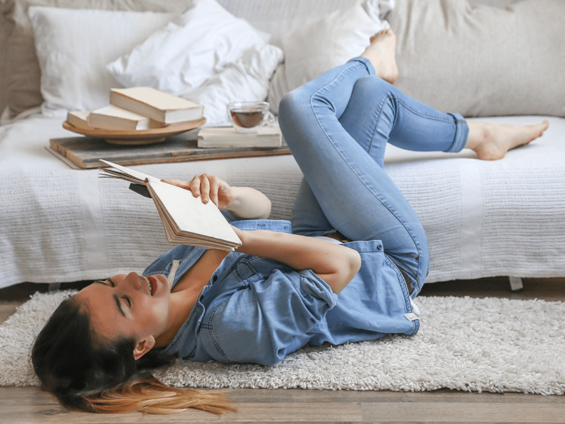 ¿Cansado de la opacidad? Rejuvenece tus muebles y hogar con Pledge Cuidado de Muebles