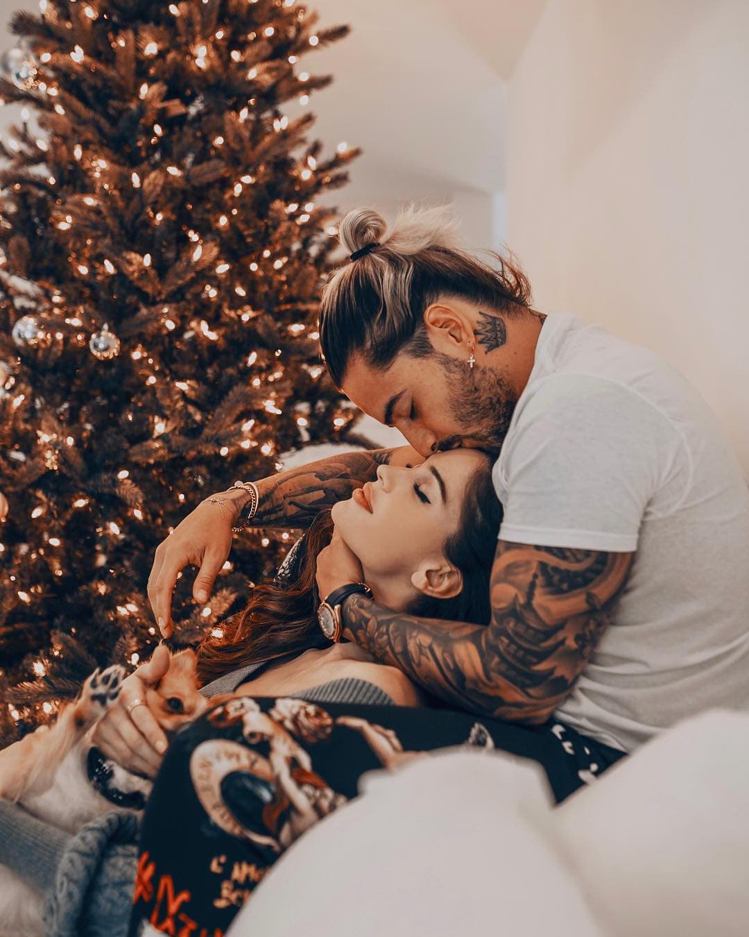Maluma y Natalia Barulich confirmaron su romance en enero de 2018. A partir de ese momento, la modelo y DJ comparte varias imágenes junto al cantante en sus redes sociales, a pesar de que prefieren mantener su relación alejada de los medios.