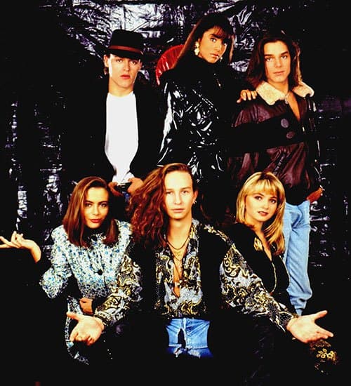De ese proyecto televisivo surge el grupo musical Muñecos de papel, al lado de cantantes como Ricky Martin, Sasha Sökol, Erick Rubín, Angélica Rivera y Pedro Fernández.