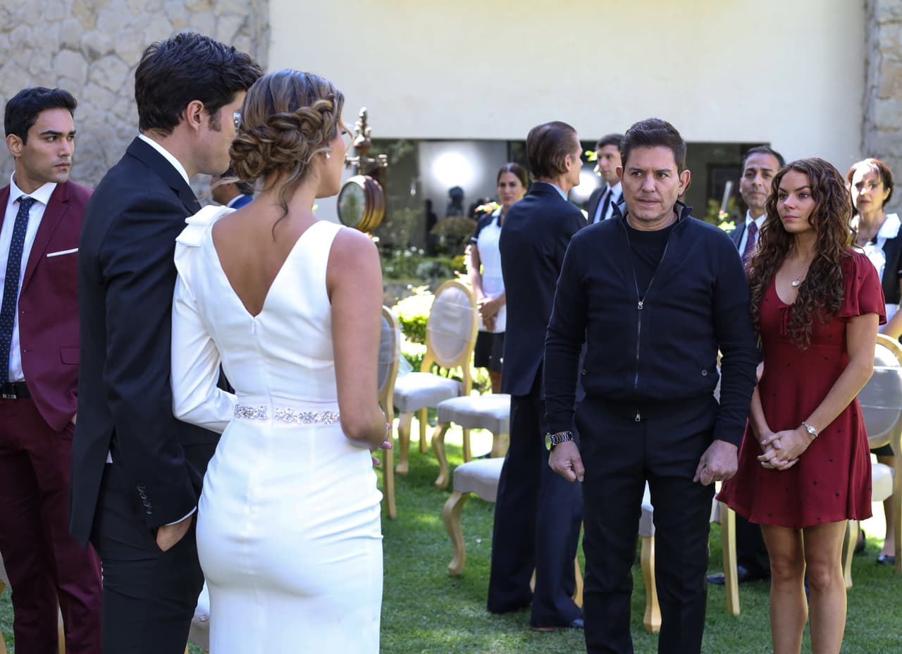 'Gerardo' y 'Ángela' también le desean lo mejor...