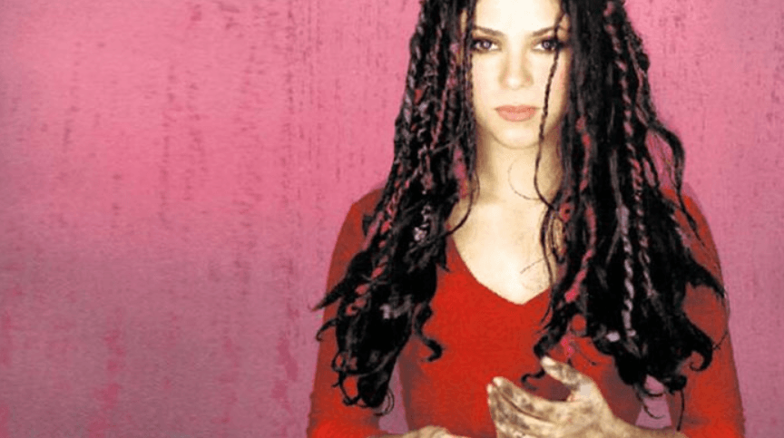 Shakira regresa al look de cabello negro en su nueva canción