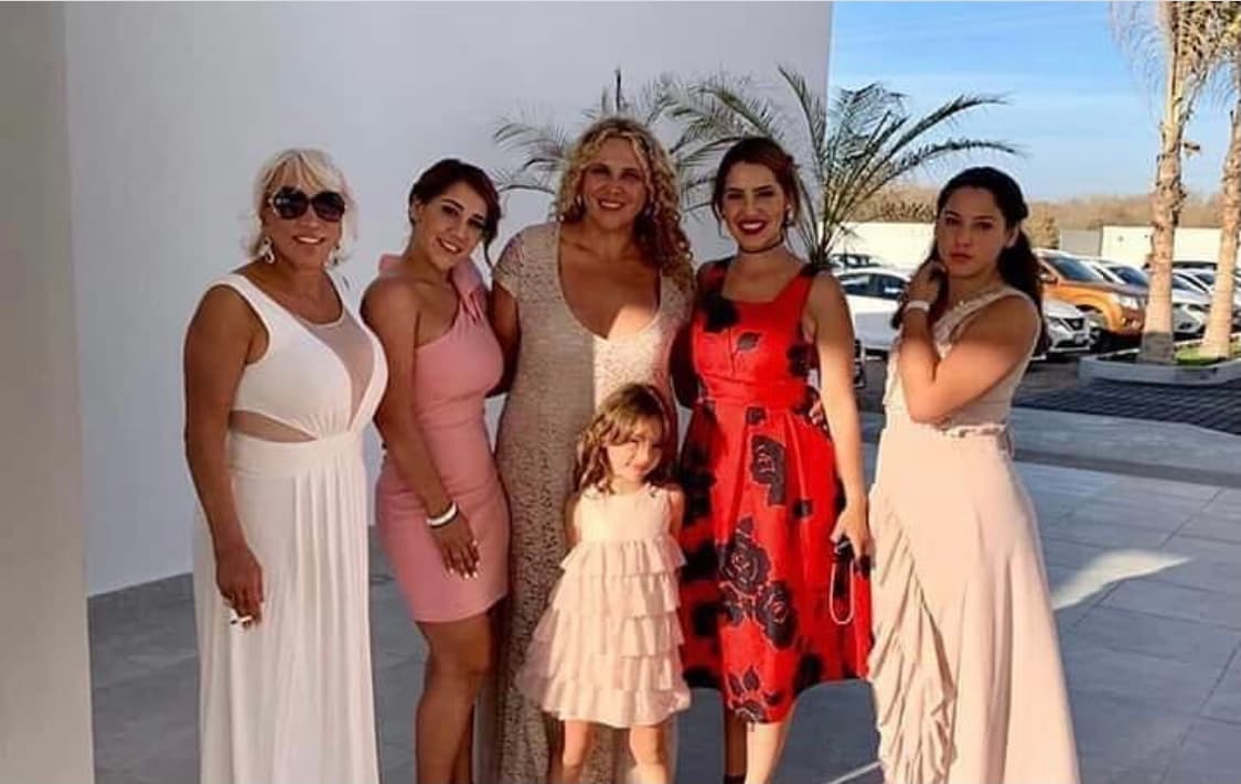 Como era natural, sus hijos crecieron y también tuvieron descendencia; convirtiendo a su famosa madre en abuela. A continuación, te presentamos a Rebeca y Zaaxhil, dos de sus nietas.