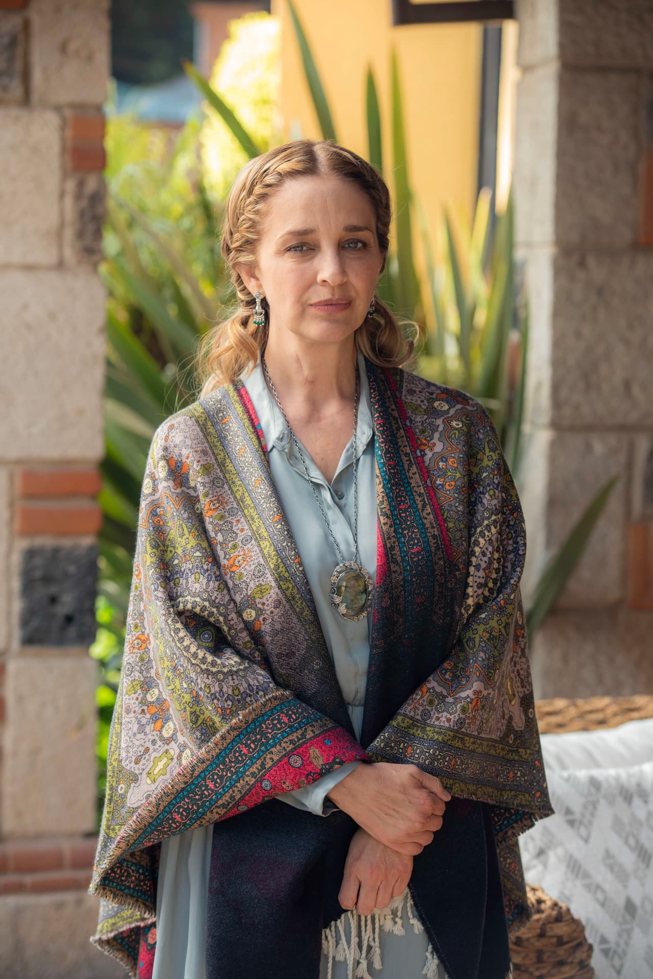Tras su participación especial en "La Usurpadora", Claudia Ramírez vuelve a protagonizar una telenovela. En "Fuego Ardiente" impactará con su historia de amor.