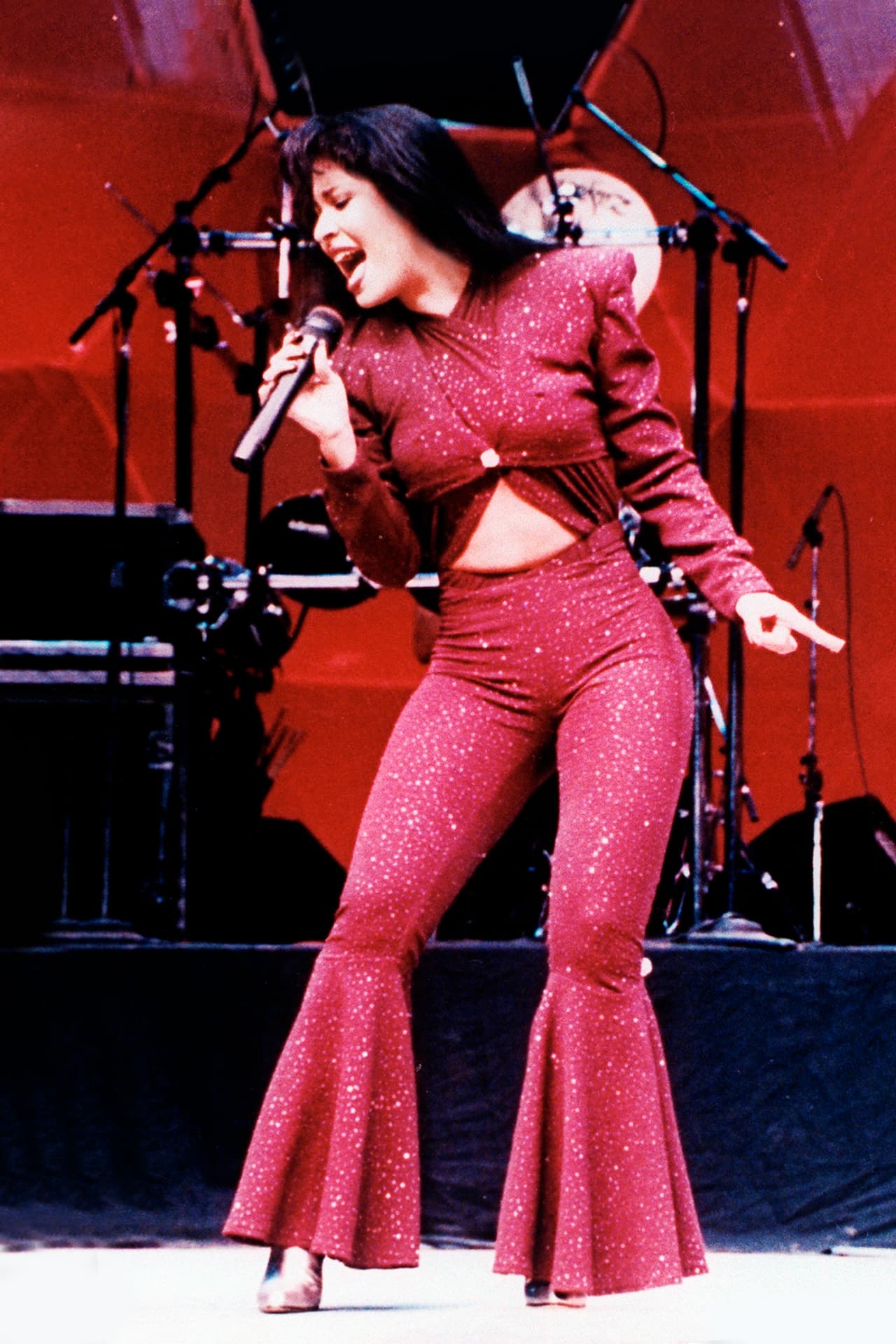 En 1994, su carrera se catapultó con el lanzamiento de 'Amor prohibido'