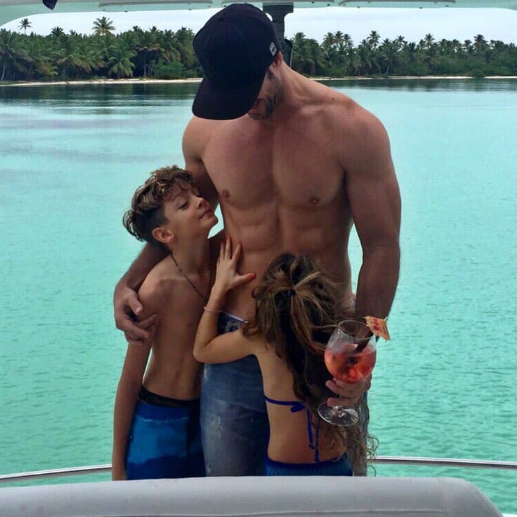 William Levy procura pasar tiempo junto a sus hijos Christopher y Kailey