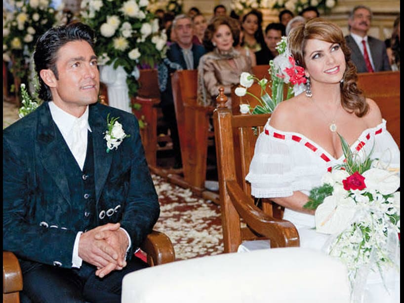 En ‘Soy tu dueña’ (2010), ‘Valentina’, interpretada por Lucero, se convierte en una mujer fría y llena de odio, pero esa situación cambia tras conocer a ‘José Miguel’, quien logra conquistar su corazón y se casa con ella.