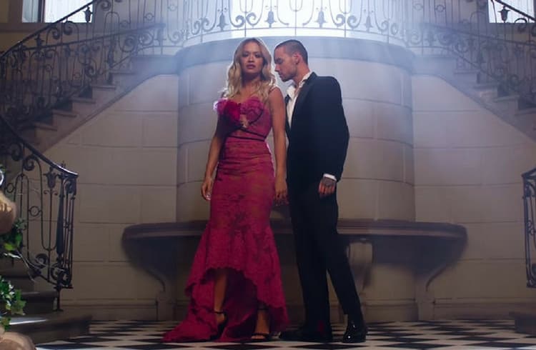 Liam Payne y Rita Ora en el videoclip de 'Cincuenta Sombras Liberadas'