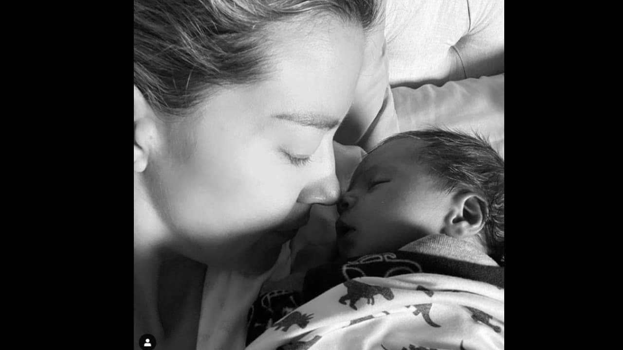 “Mañana cumplo años y es el primer aniversario en que soy abuela... Mi nieto se llama Liam, nació el 19 de diciembre y quiero compartir con ustedes todos esta gran dicha”, comentó.