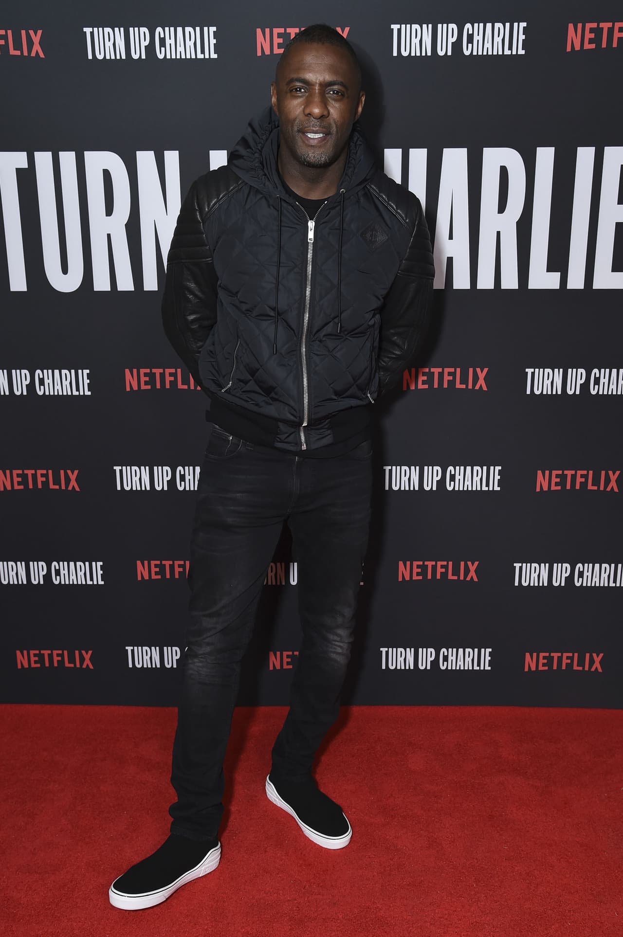 Idris Elba en la alfombra roja de la serie 'Turn Up Charlie'