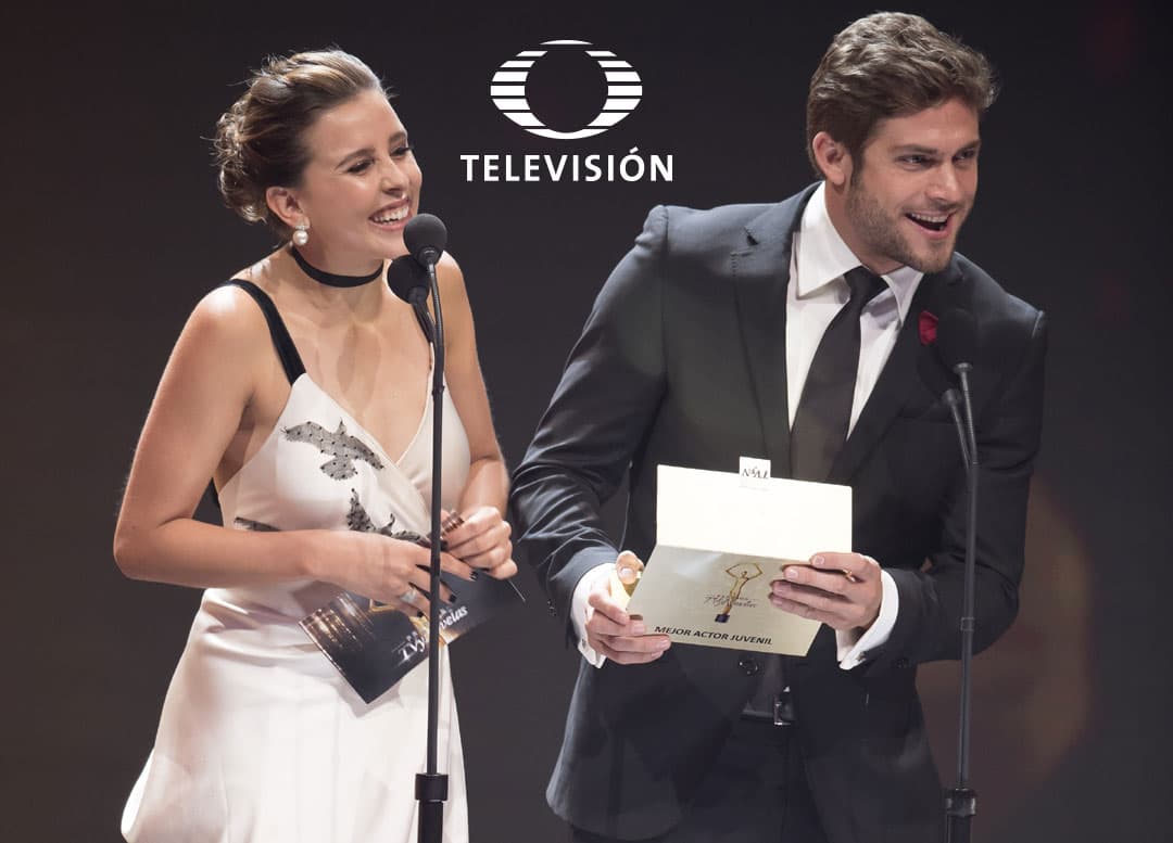 Paulina Goto y Horacio Pancheri iluminaron los Premios TVyNovelas con el amor que irradian.