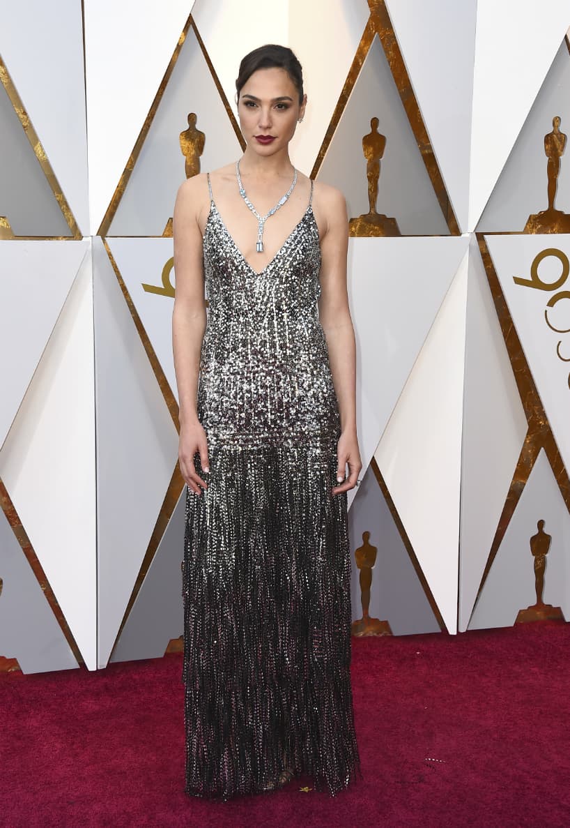 Gal Gadot. El cabello recogido hizo que su vestido lleno de lentejuelas se convirtiera en el protagonista, colocándola como una de las mejores vestidas.