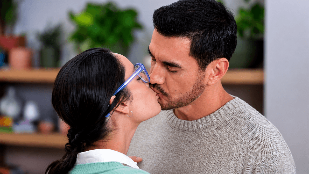 Tan Cerca de Ti, Nace El Amor: Capítulo 69 Completo: ¡Joaquín y Consuelo son novios!