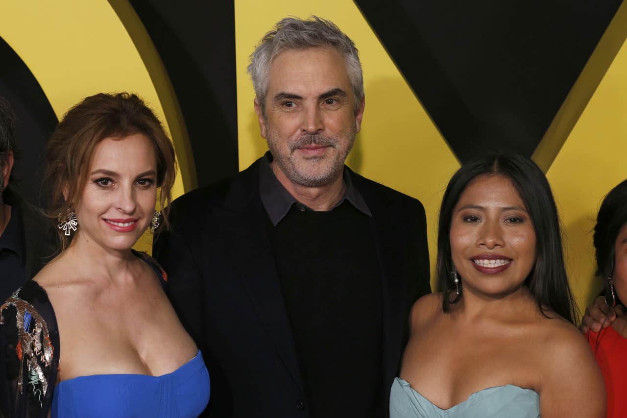 Marina de Tavira, Alfonso Cuarón y Yalitza Aparicio en la alfombra roja de ROMA en CDMX