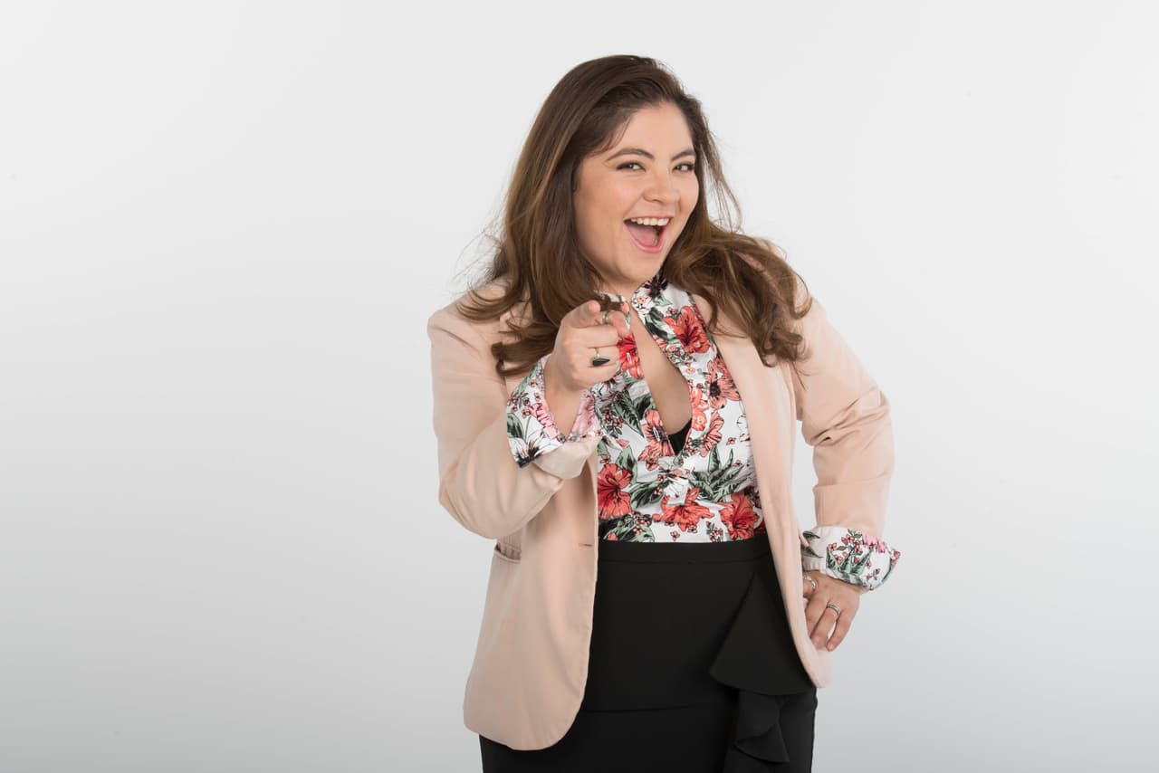 Luz Aldán es Graciela, la simpática secretaria del instituto L.I.K.E.