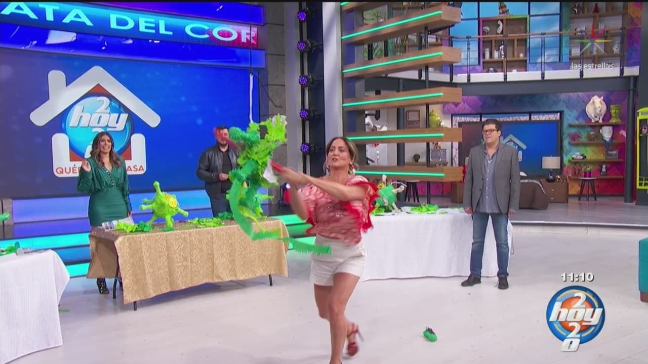 Incluso, Andrea Legarreta destacó su molestia de no poder festejar el cumpleaños de su hija Mía como se debe y durante una sección en la que destrozaron una piñata en forma de coronavirus precisó: “Mañana son los 15 años de mi niña y no me dejaste hacerle su fiesta como era (…) por mi aniversario bien rico, pero puedo haber estado mejor, por los cumpleaños de todos”.