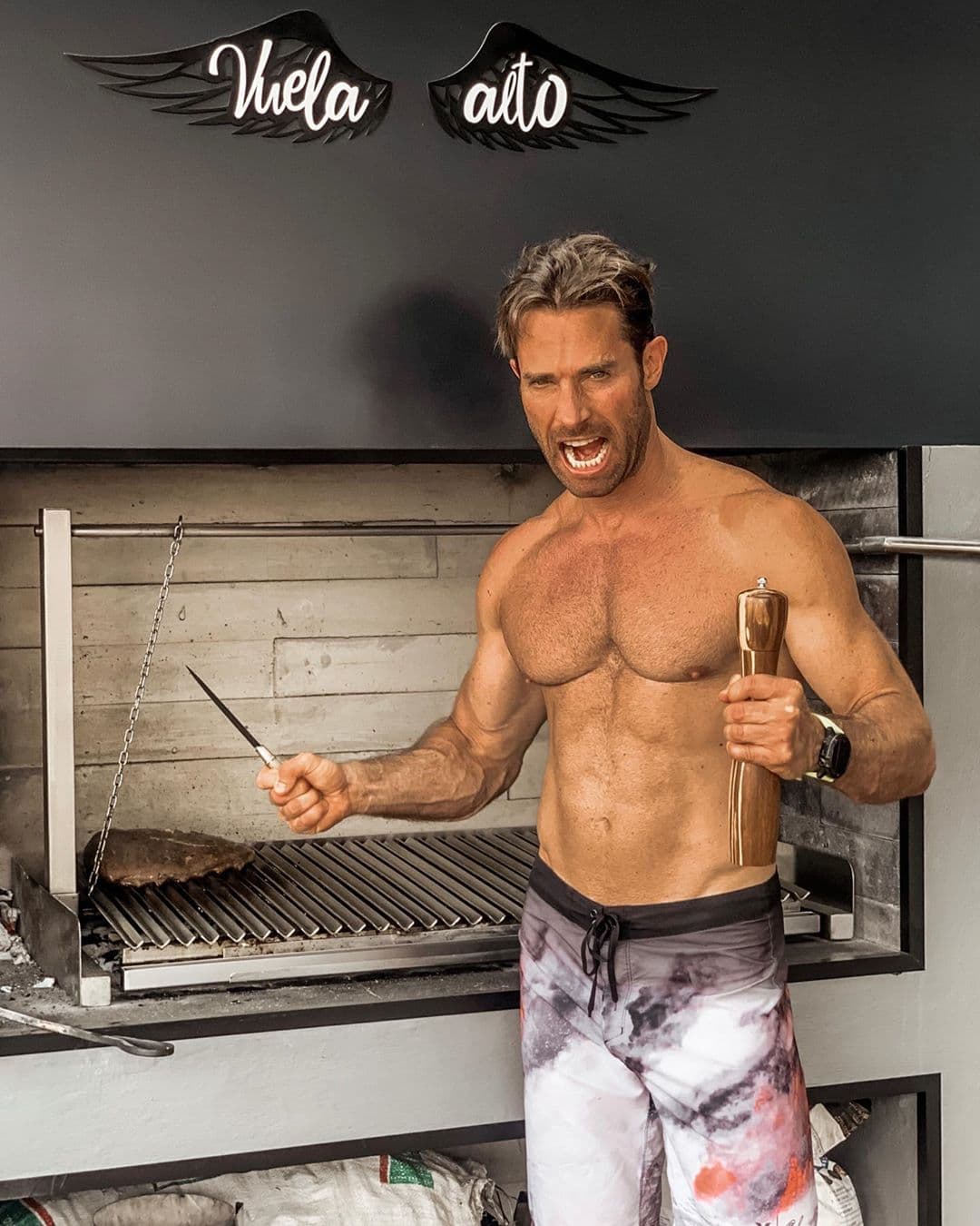 Sebastián Rulli imita a He-Man en cómico Tik Tok y fans se divierten con él