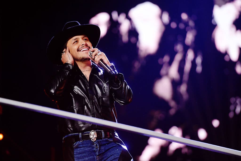 Christian Nodal presume la canción que escribió para Belinda: "Mi favorita"