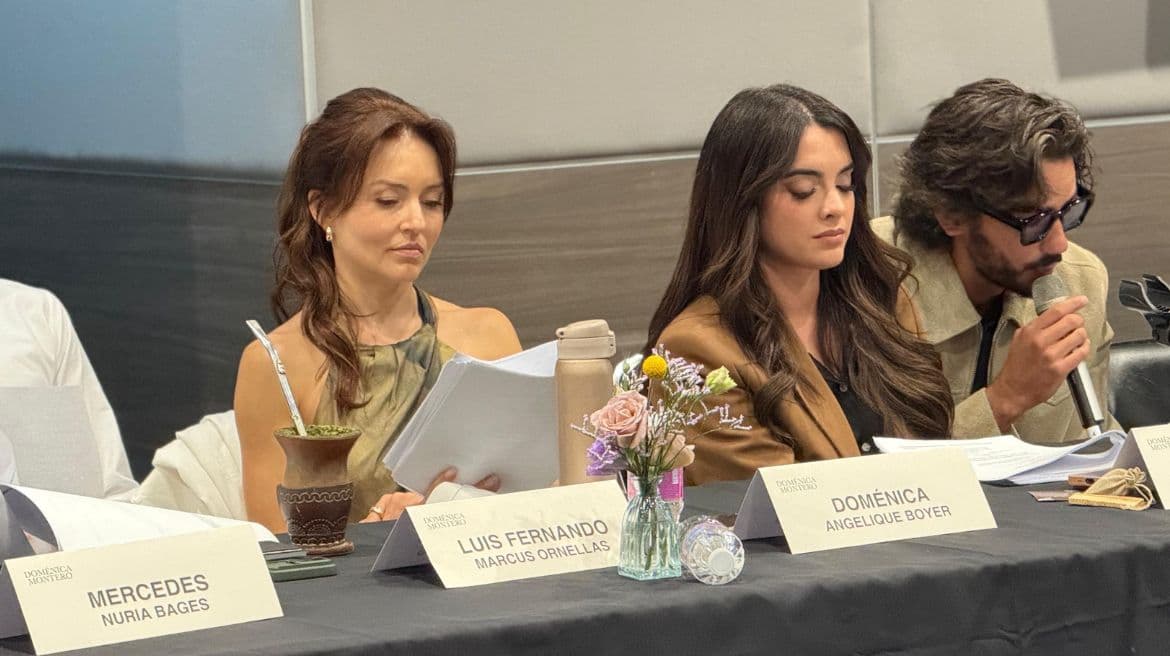 Angelique Boyer, Scarlet Gruber y más famosos, en EXCLUSIVA, se reúnen para arrancar 'Doménica Montero'
