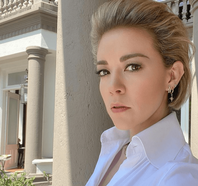 Fernanda Castillo es hospitalizada de emergencia a casi un mes de dar a luz