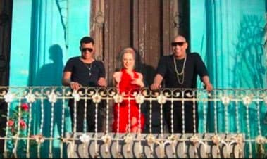 Los cantantes grabaron el video en las calles de La Habana, Cuba